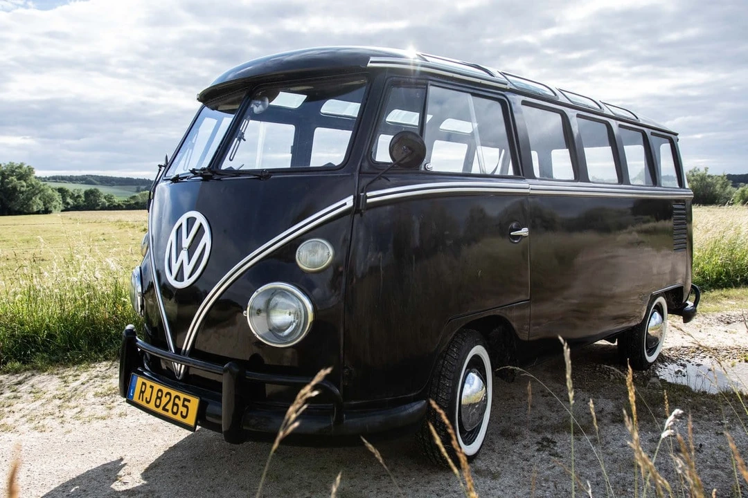 1965 Volkswagen Split-Window Bus - Image 11 of 31
