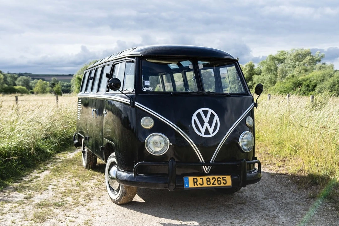 1965 Volkswagen Split-Window Bus - Image 13 of 31