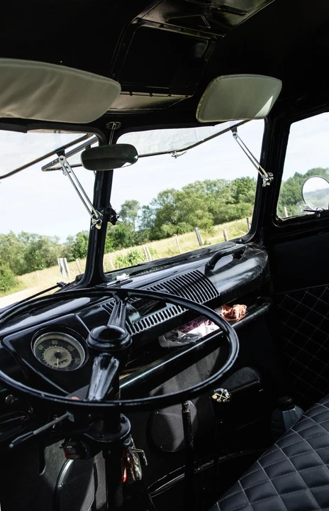 1965 Volkswagen Split-Window Bus - Image 21 of 31