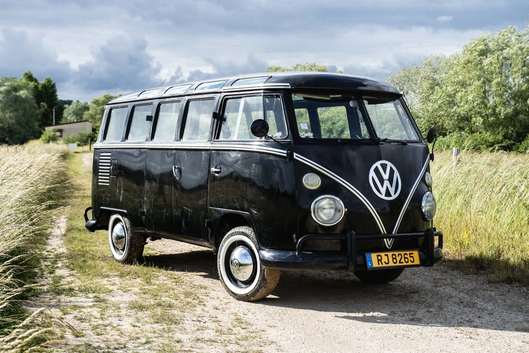 1965 Volkswagen Split-Window Bus - Image 3 of 31