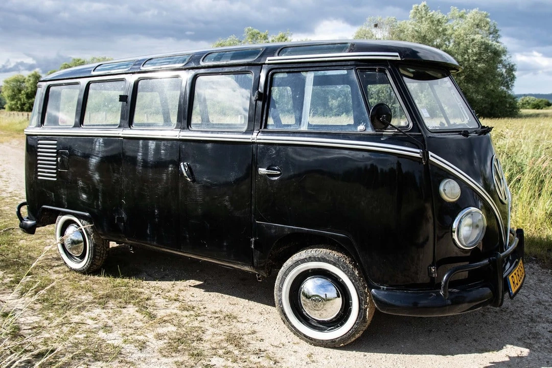 1965 Volkswagen Split-Window Bus - Image 5 of 31