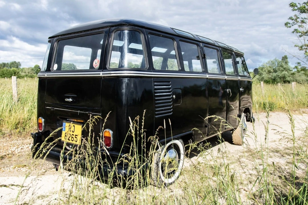 1965 Volkswagen Split-Window Bus - Image 6 of 31
