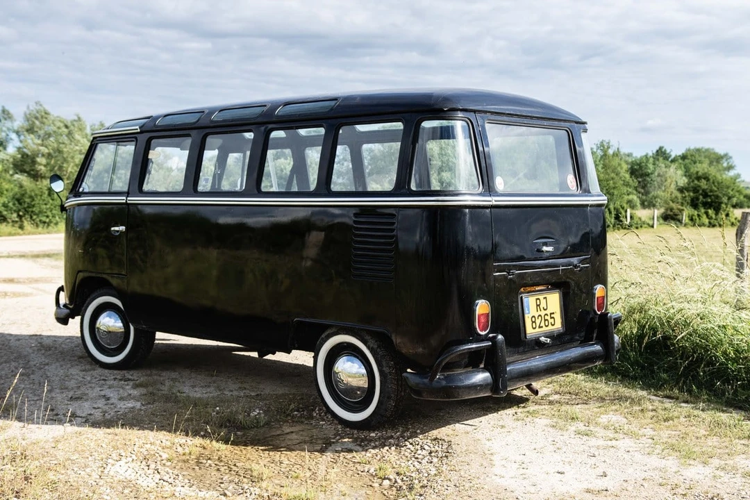 1965 Volkswagen Split-Window Bus - Image 9 of 31