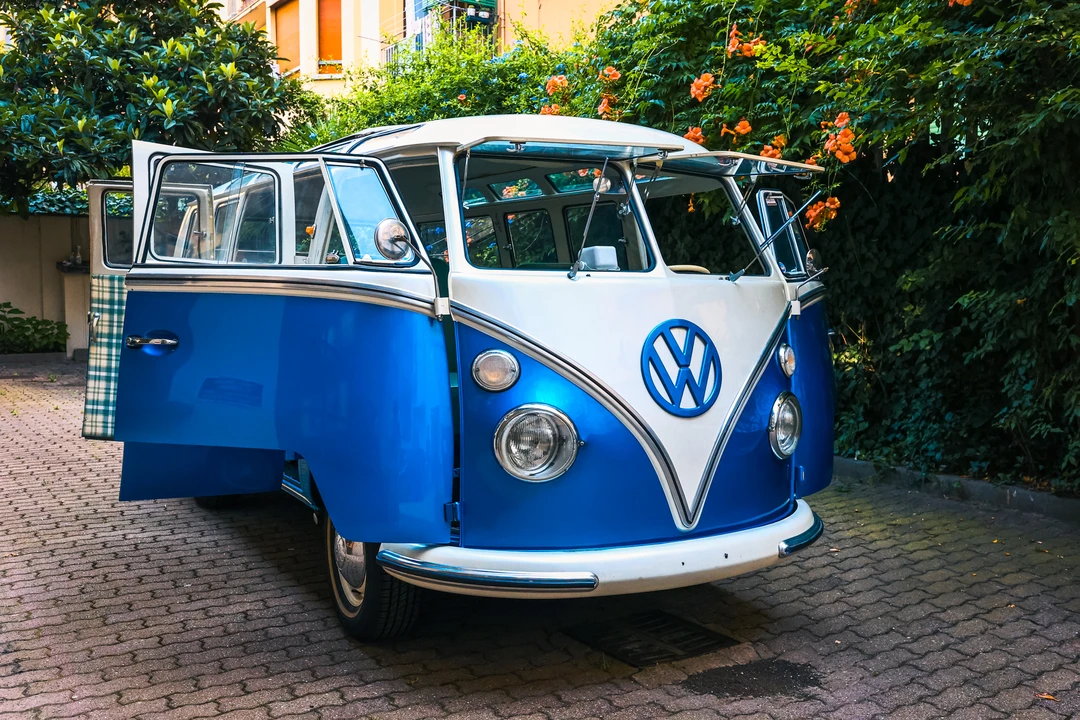 1965 Volkswagen Split-Window Camper - Image 8 of 31