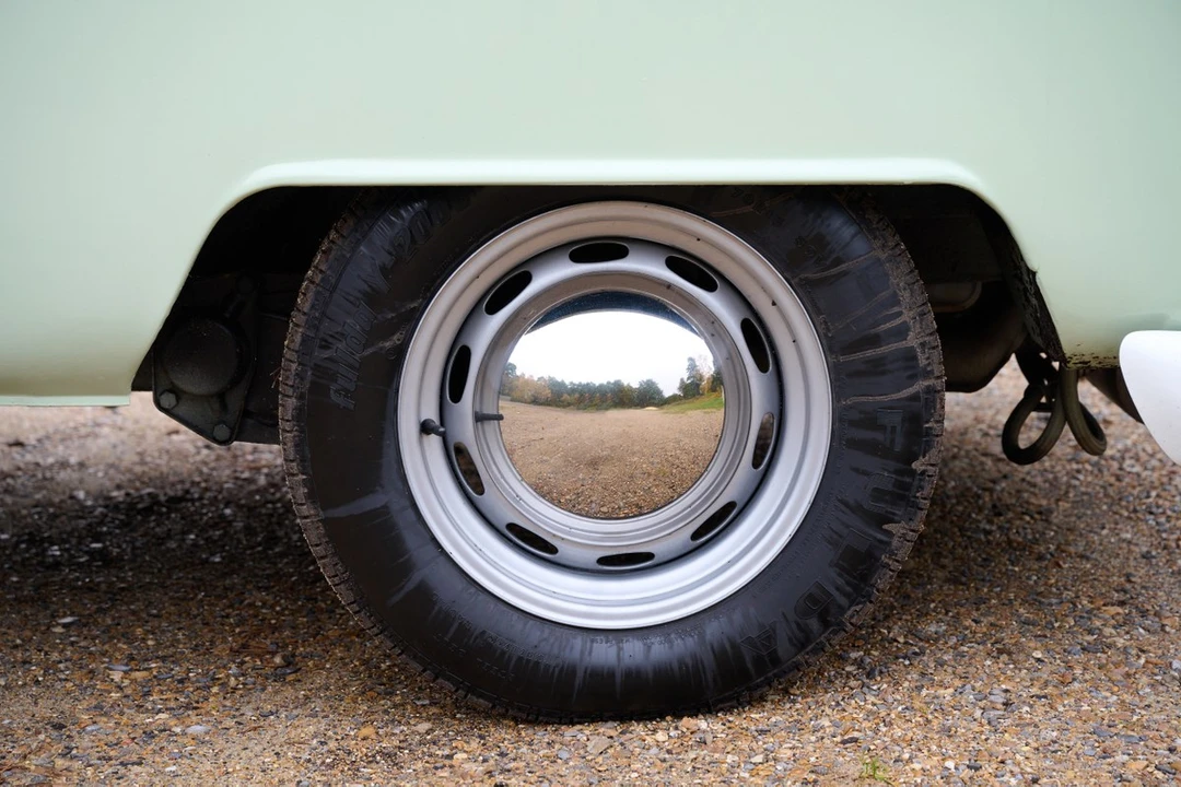 1965 Volkswagen Split-Window Camper - Image 18 of 30