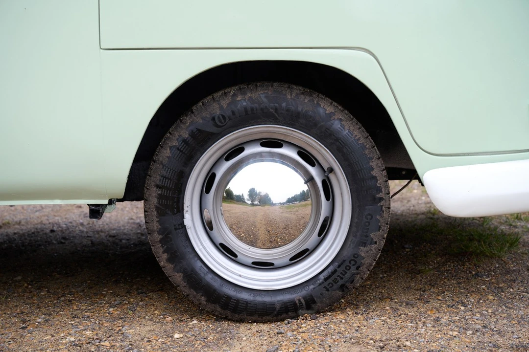 1965 Volkswagen Split-Window Camper - Image 16 of 30