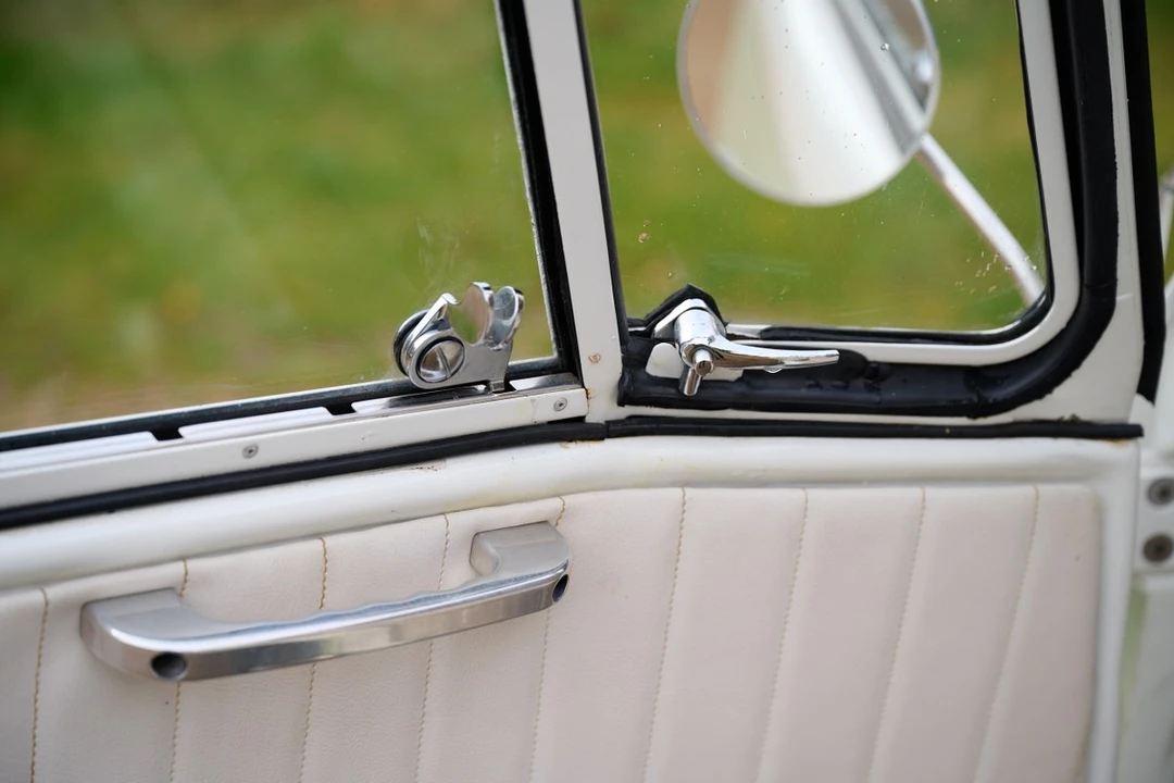 1965 Volkswagen Split-Window Camper - Image 20 of 30