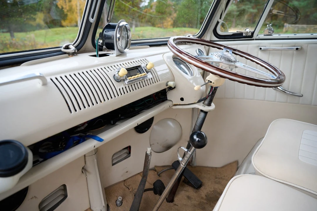 1965 Volkswagen Split-Window Camper - Image 27 of 30