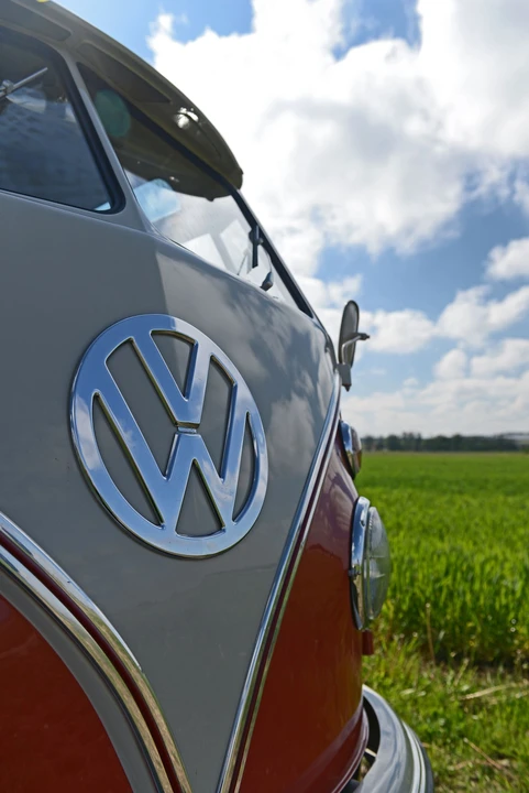 1965 Volkswagen Split-Window Bus - Image 6 of 31