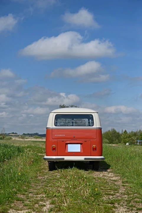 1965 Volkswagen Split-Window Bus - Image 5 of 31