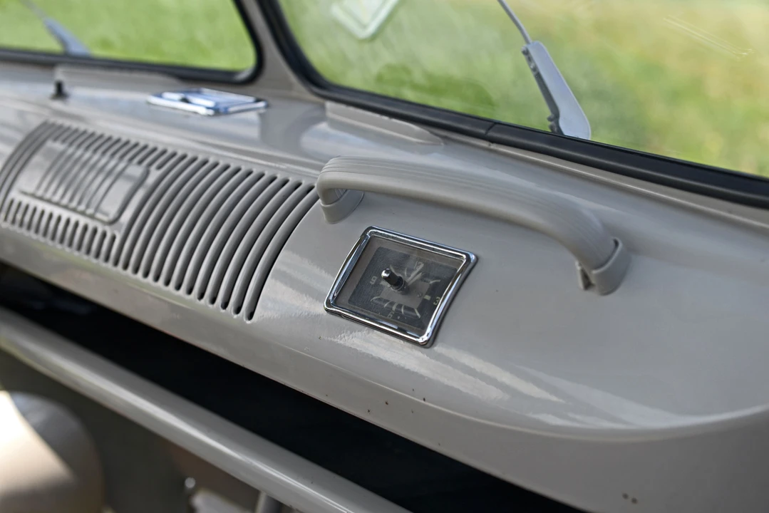1965 Volkswagen Split-Window Bus - Image 26 of 31