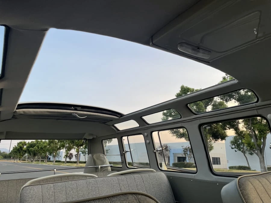 1965 Volkswagen Split-Window Bus - Image 10 of 31