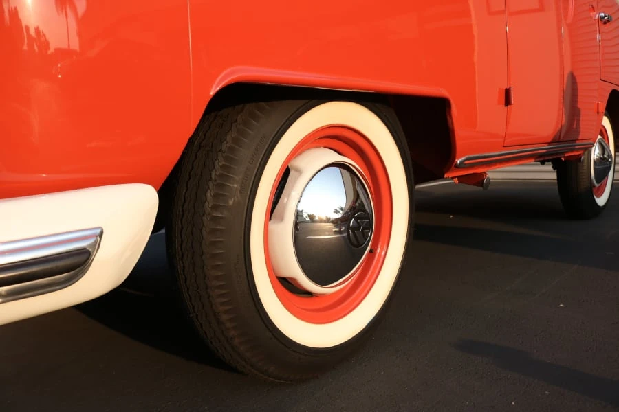 1965 Volkswagen Split-Window Bus - Image 27 of 31