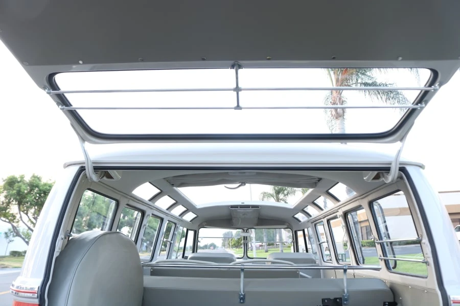 1965 Volkswagen Split-Window Bus - Image 8 of 31