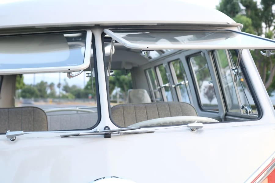 1965 Volkswagen Split-Window Bus - Image 11 of 31