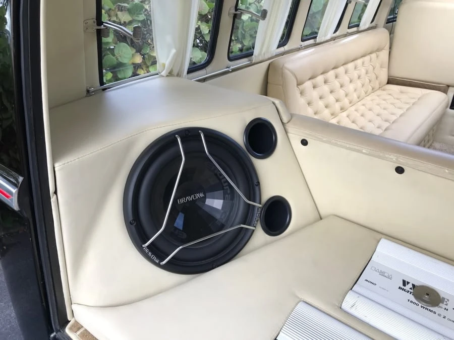 1965 Volkswagen Split-Window Bus - Image 4 of 25