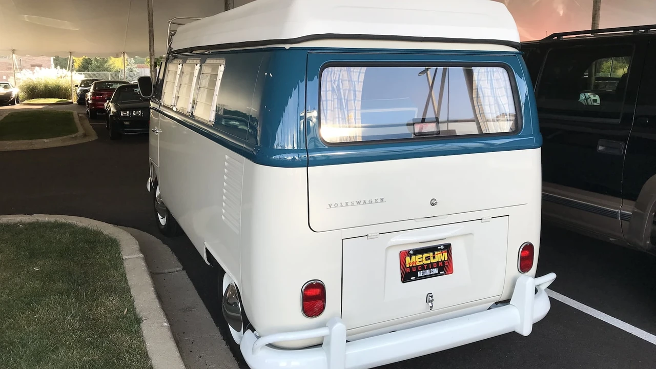 1965 Volkswagen Split-Window Camper - Image 2 of 4
