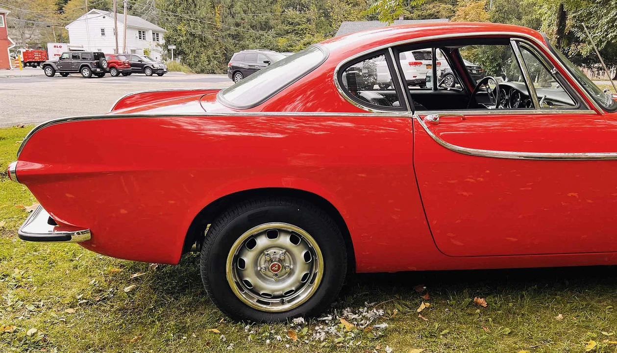 1965 Volvo 1800S - Image 14 of 31