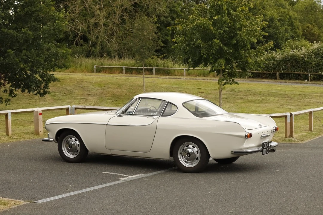 1965 Volvo 1800S - Image 15 of 30