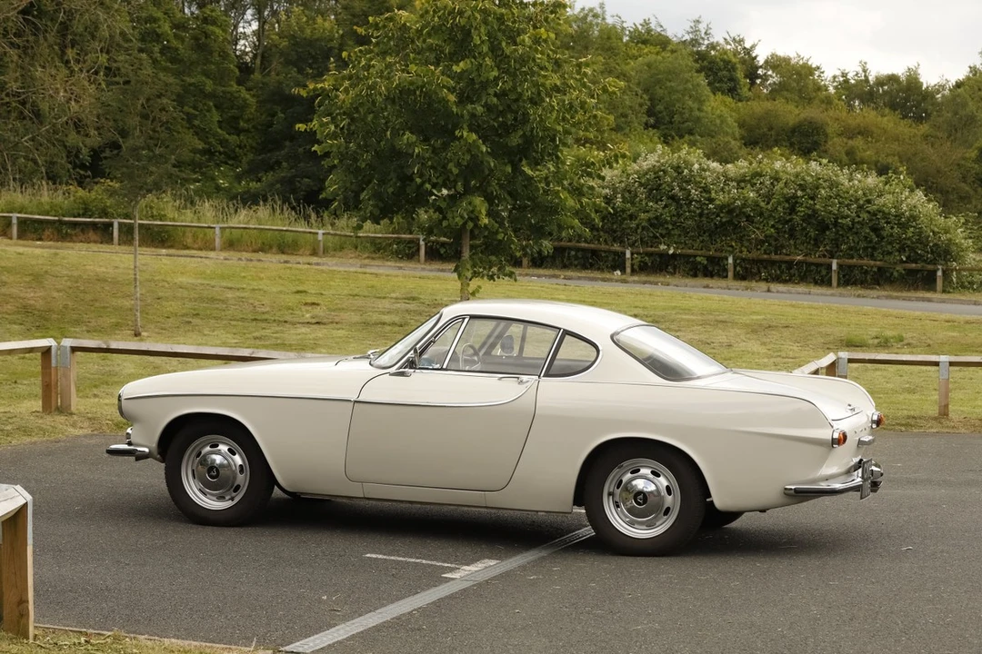 1965 Volvo 1800S - Image 14 of 30