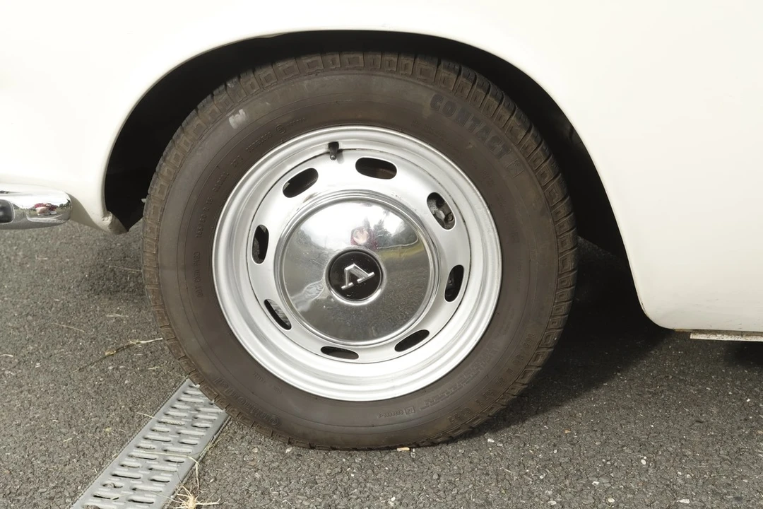 1965 Volvo 1800S - Image 25 of 30