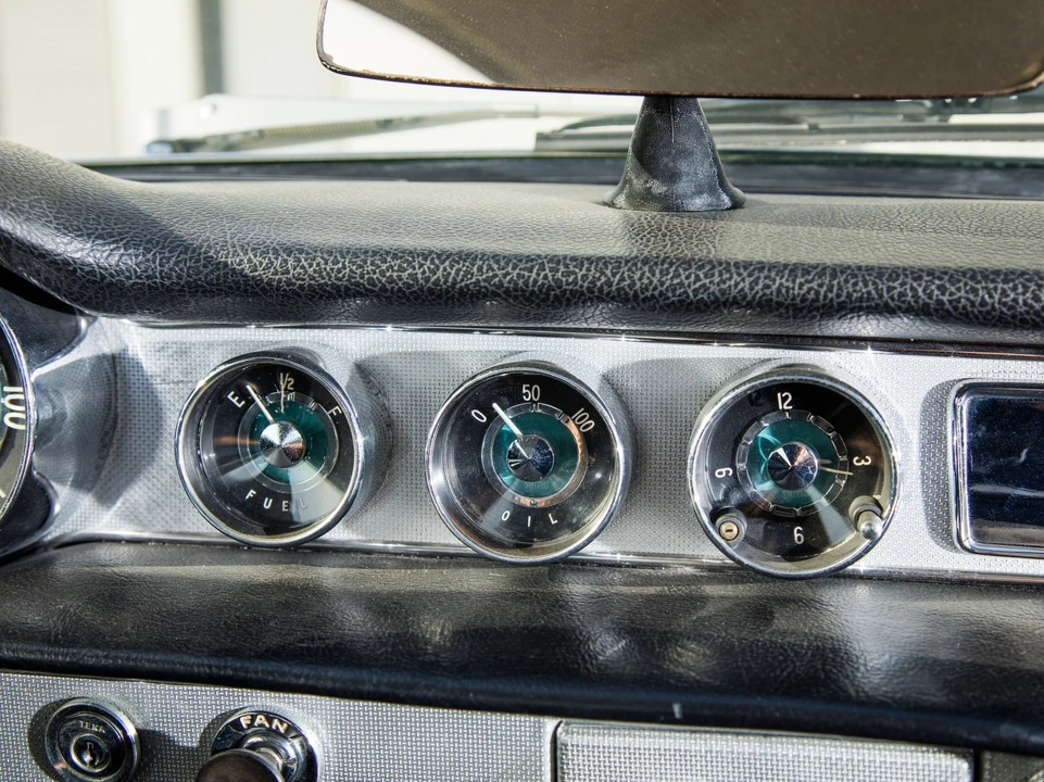 1965 Volvo 1800S - Image 16 of 31