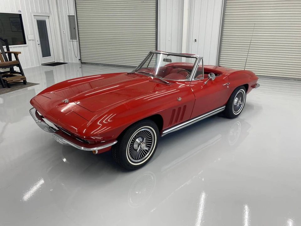 1965 Chevrolet Corvette C2 - Image 2 of 24