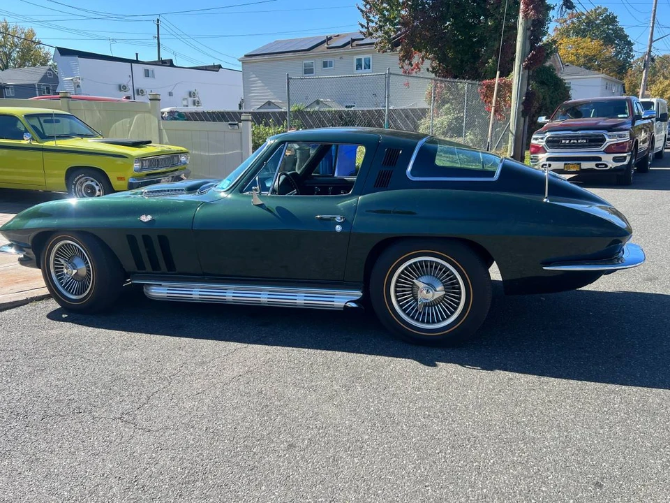 1965 Chevrolet Corvette C2 - Image 13 of 15