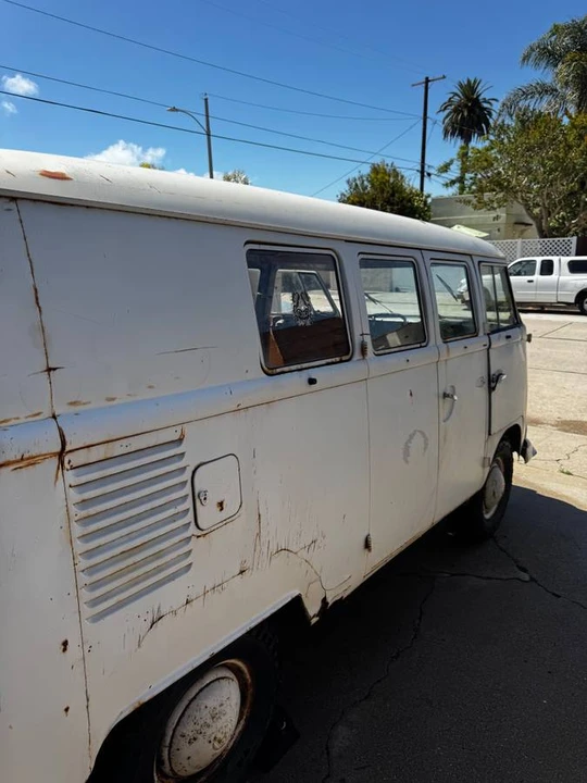 1966 Volkswagen Split-Window Bus - Image 19 of 23
