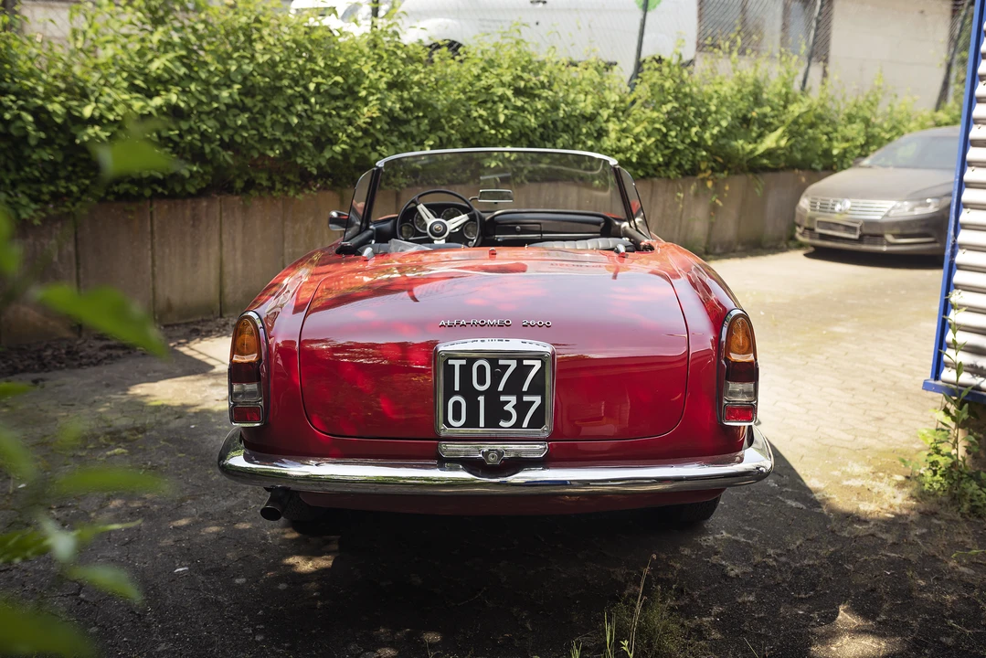 1966 Alfa Romeo 2600 - Image 8 of 31