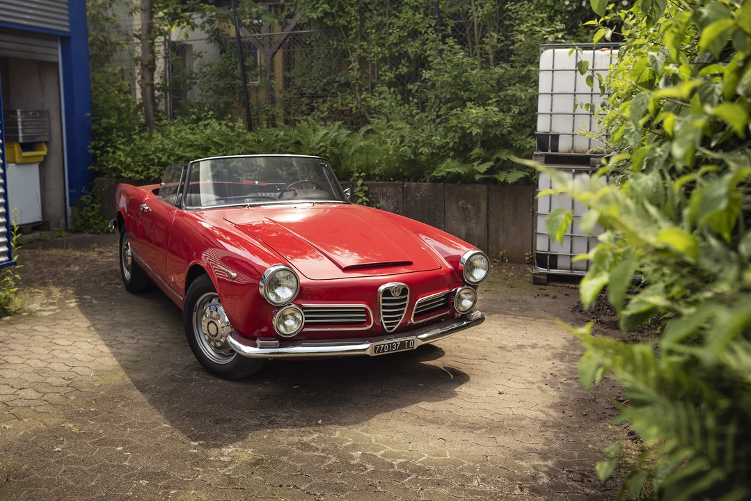 1966 Alfa Romeo 2600 - Image 11 of 31