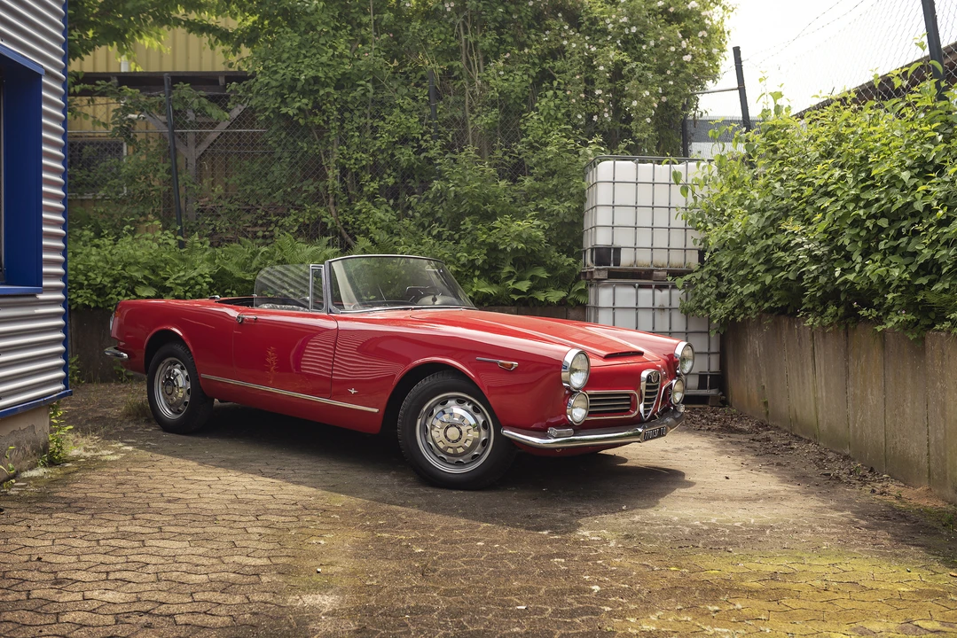 1966 Alfa Romeo 2600 - Image 16 of 31