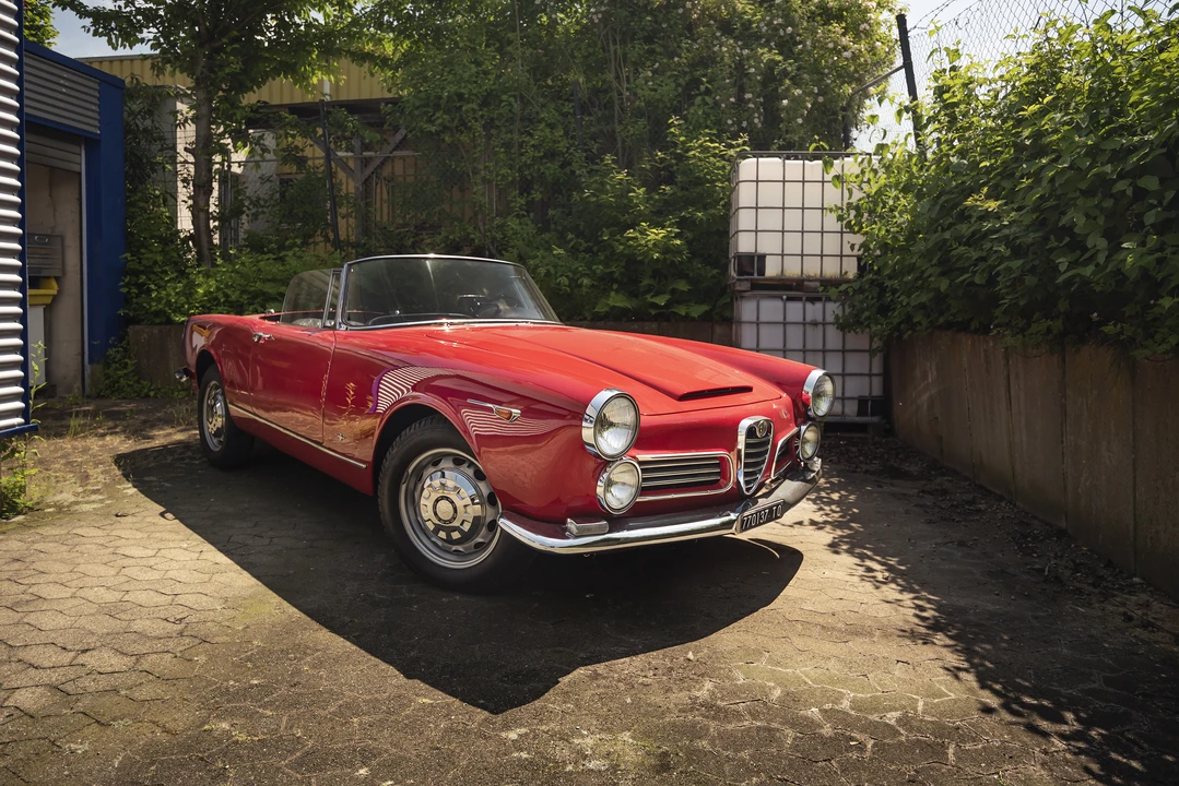 1966 Alfa Romeo 2600 - Image 4 of 31