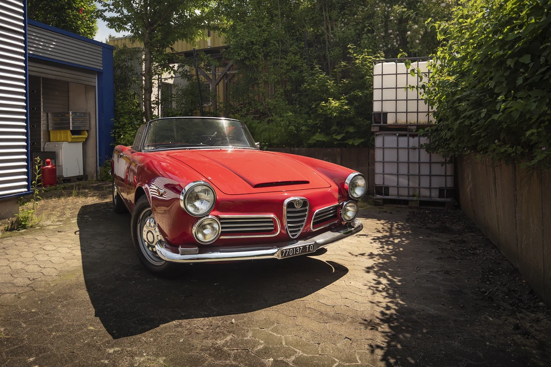 1966 Alfa Romeo 2600 - Image 13 of 31