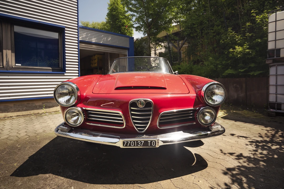 1966 Alfa Romeo 2600 - Image 3 of 31