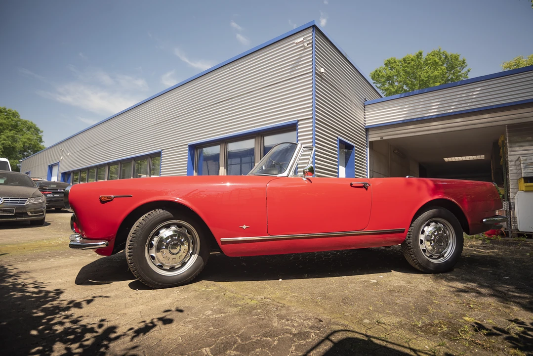 1966 Alfa Romeo 2600 - Image 15 of 31