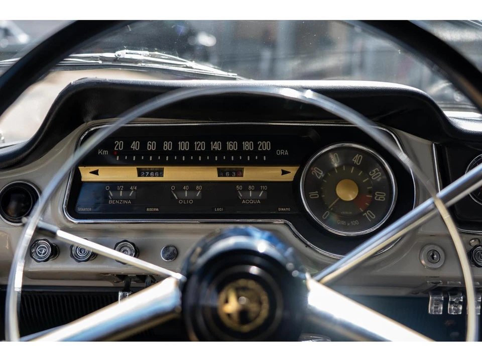 1966 Alfa Romeo 2600 - Image 7 of 11