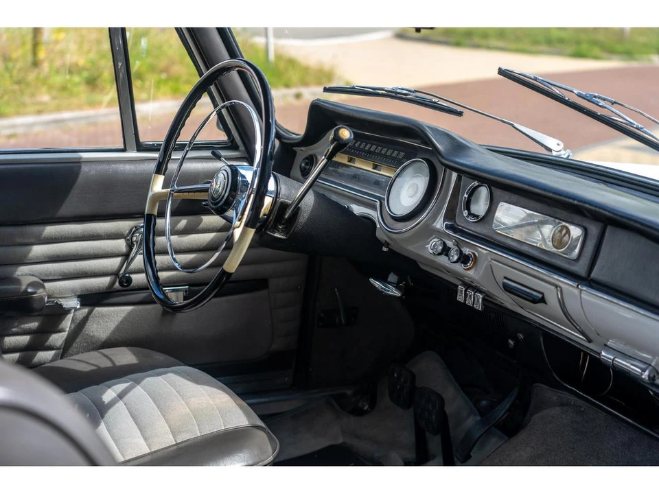1966 Alfa Romeo 2600 - Image 4 of 11