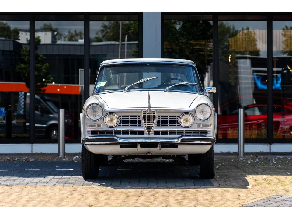 1966 Alfa Romeo 2600 - Image 10 of 11
