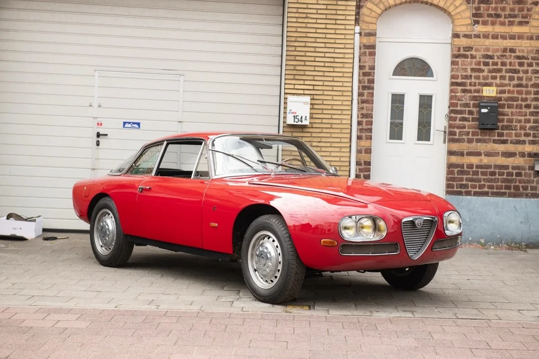 1966 Alfa Romeo 2600 - Image 2 of 31
