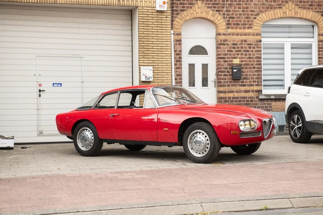 1966 Alfa Romeo 2600 - Image 5 of 31