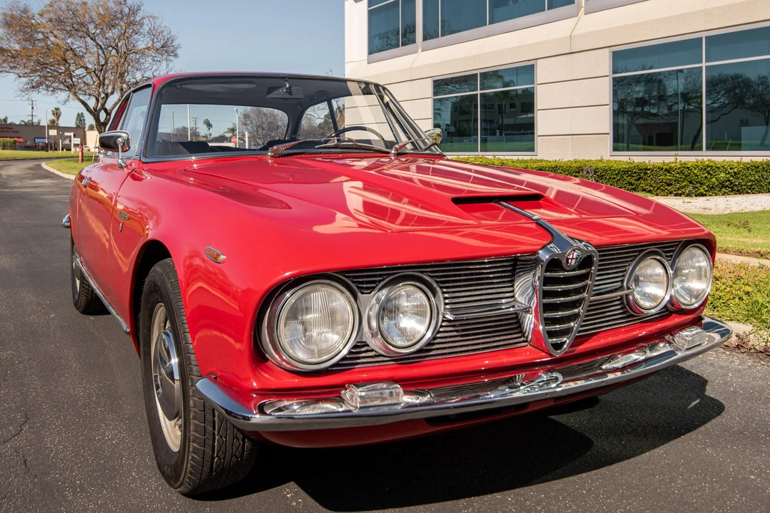 1966 Alfa Romeo 2600 - Image 4 of 31