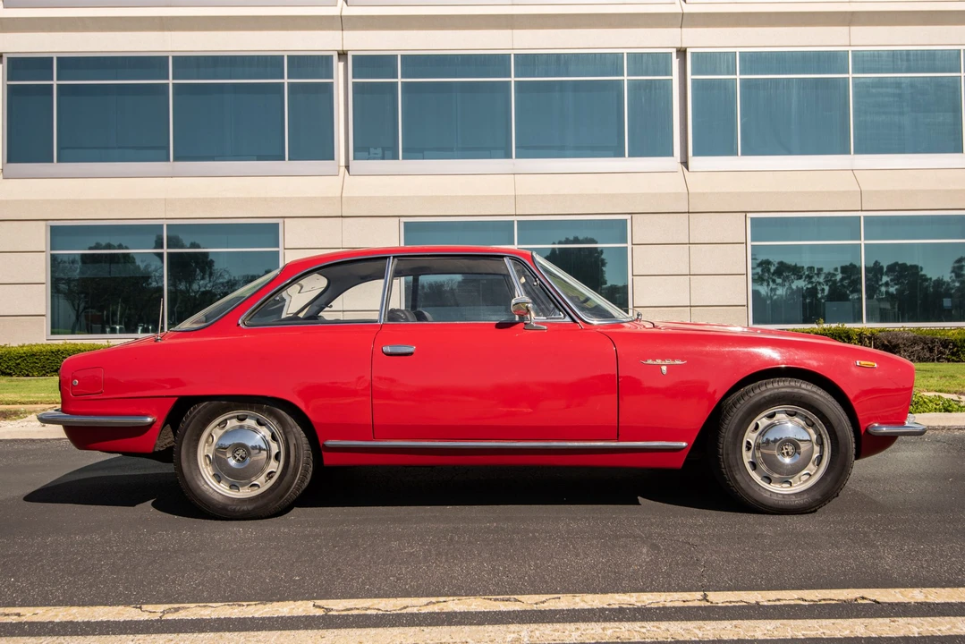1966 Alfa Romeo 2600 - Image 5 of 31