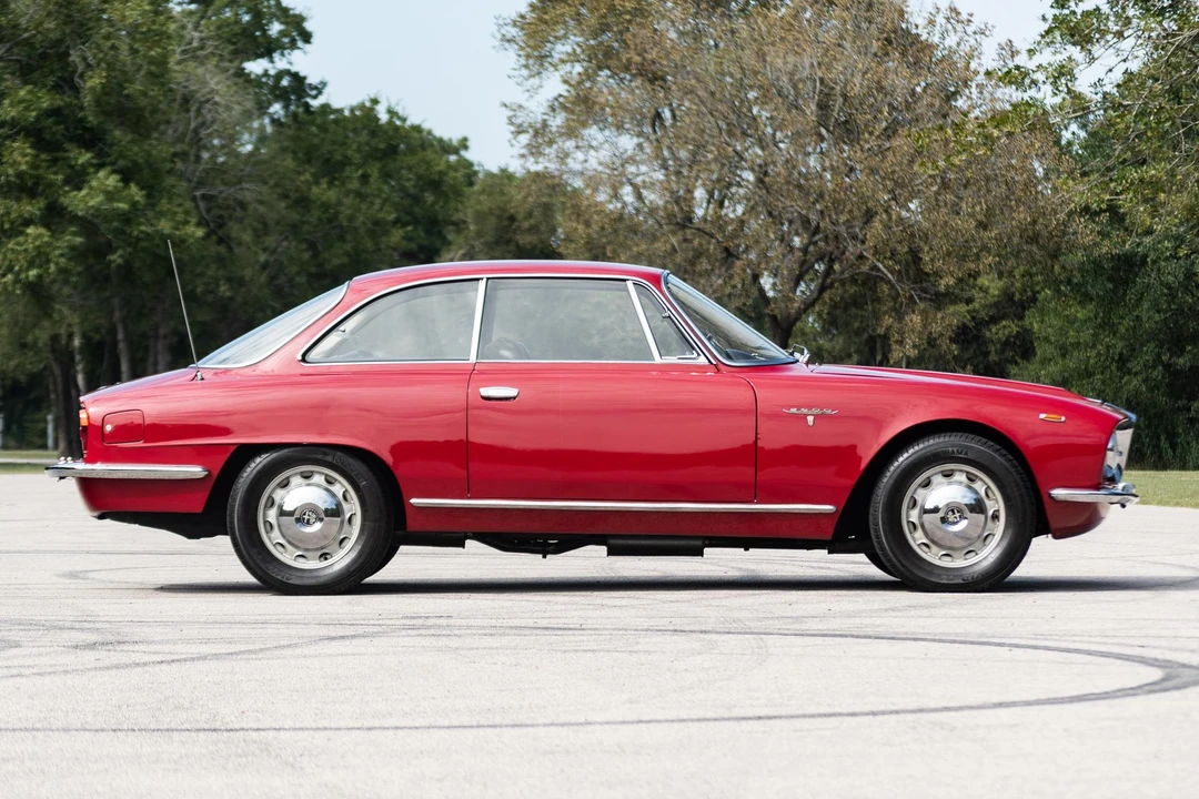 1966 Alfa Romeo 2600 - Image 5 of 31