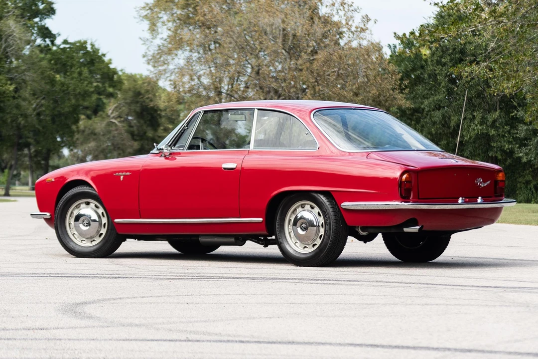 1966 Alfa Romeo 2600 - Image 8 of 31