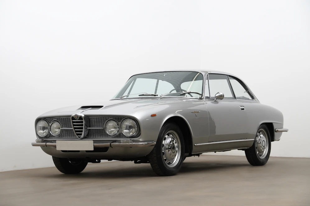 1966 Alfa Romeo 2600 - Image 12 of 31