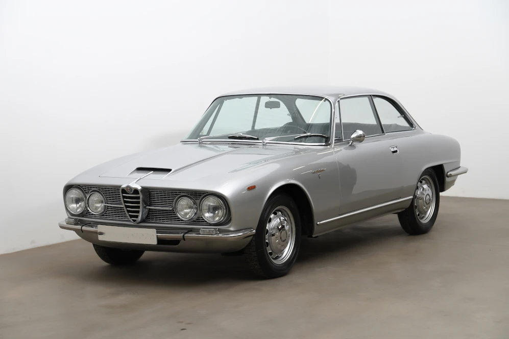 1966 Alfa Romeo 2600 - Image 4 of 31