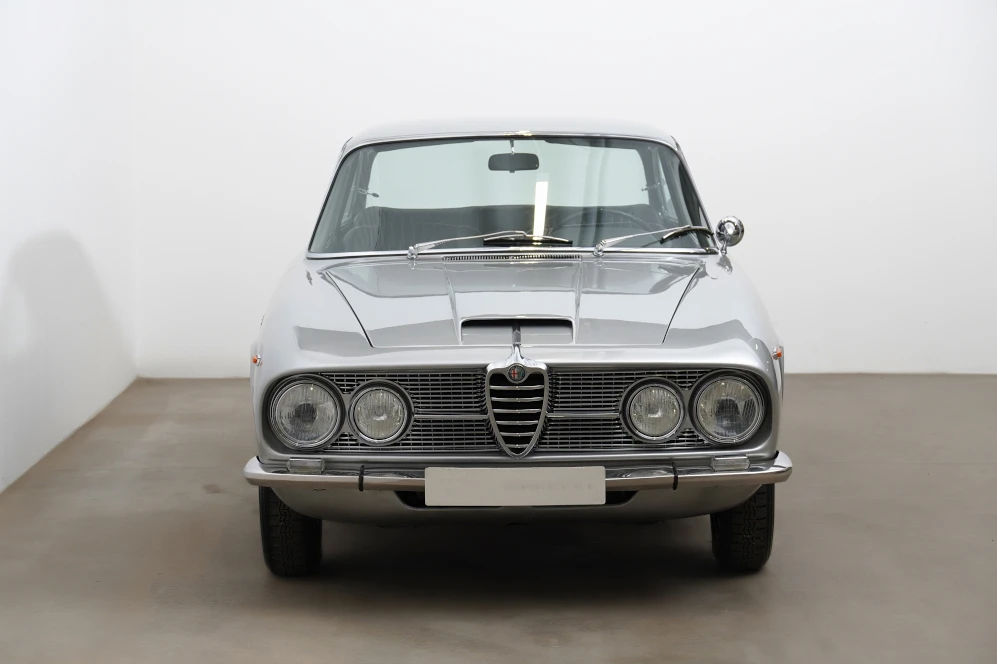 1966 Alfa Romeo 2600 - Image 11 of 31