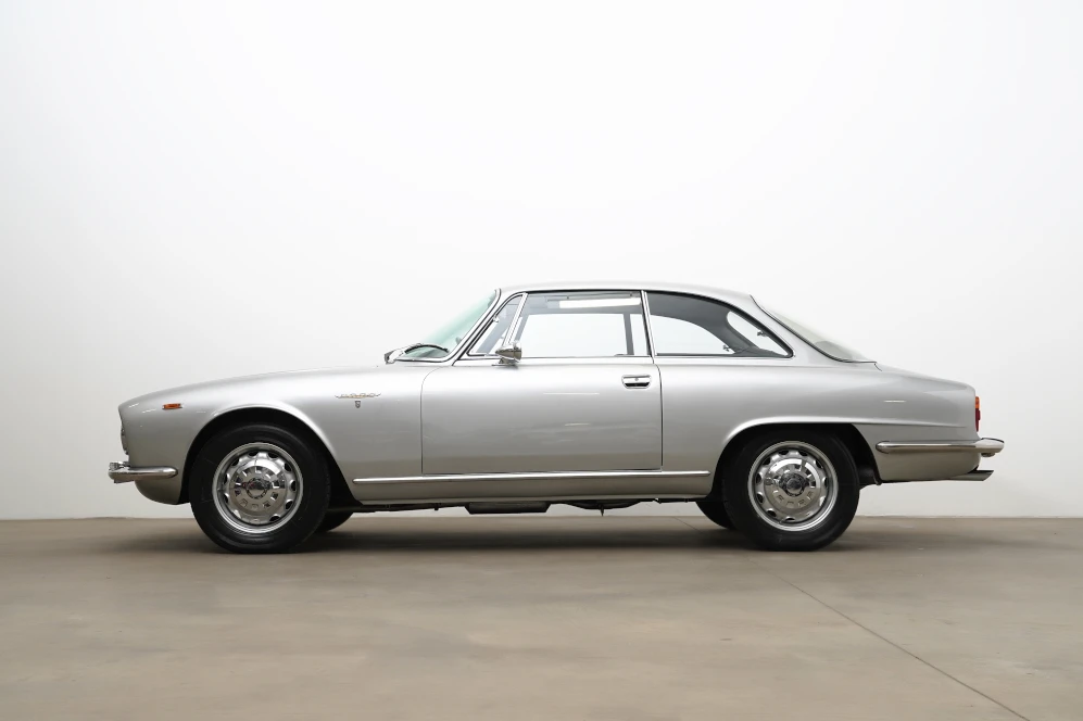 1966 Alfa Romeo 2600 - Image 5 of 31