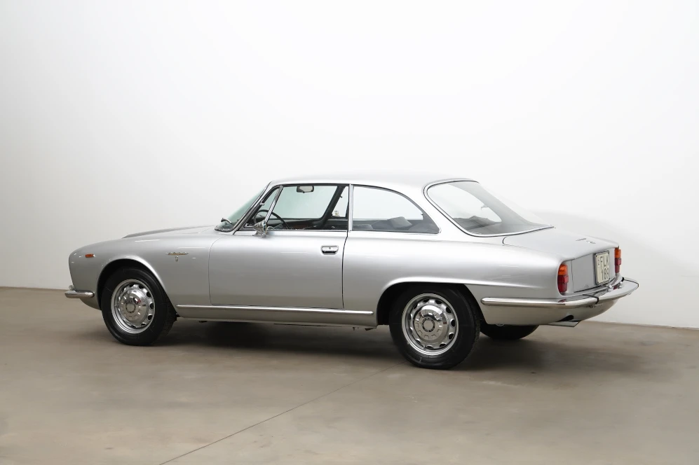 1966 Alfa Romeo 2600 - Image 6 of 31